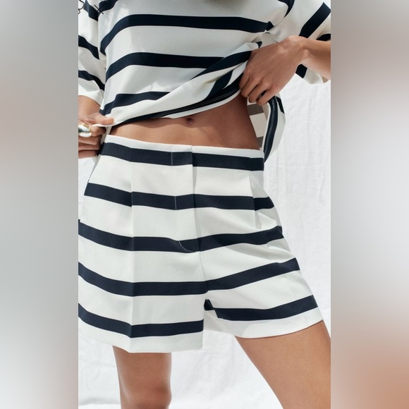 Zara pleated striped shorts navy blue and white - Picture 1 of 6